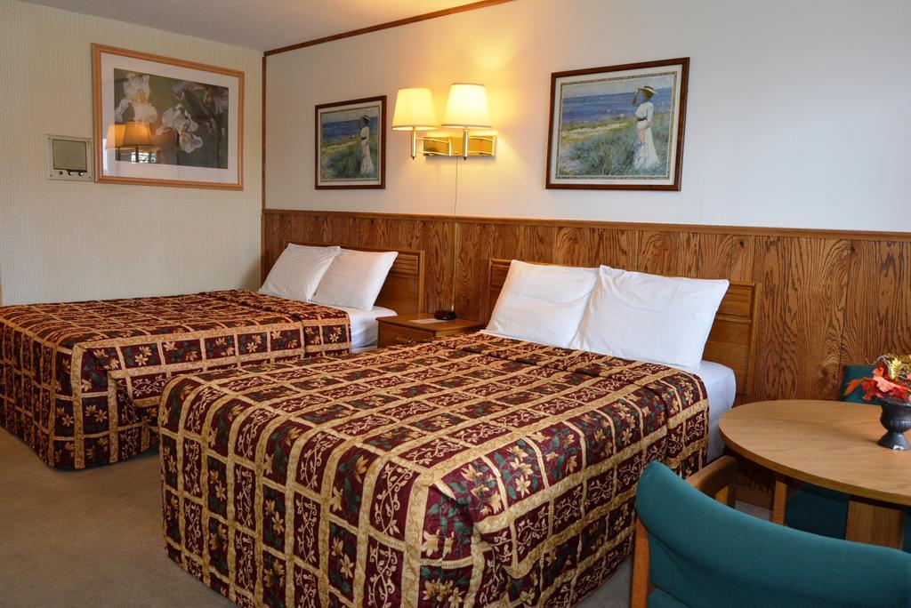 Lindsborg Viking Motel חדר תמונה
