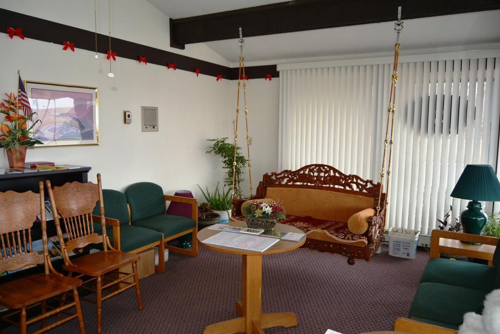 Lindsborg Viking Motel מראה חיצוני תמונה