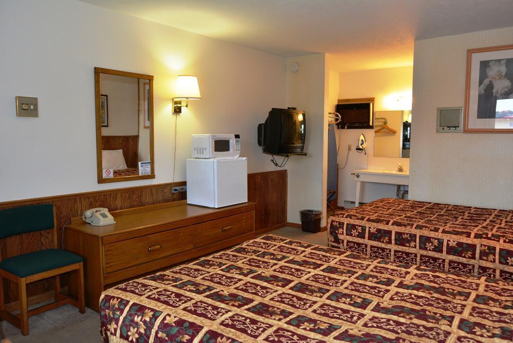 Lindsborg Viking Motel חדר תמונה