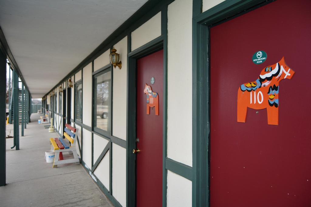 Lindsborg Viking Motel מראה חיצוני תמונה
