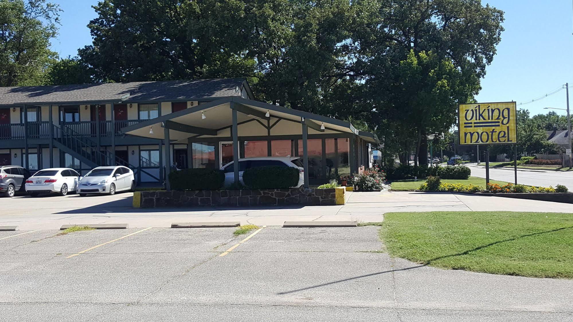Lindsborg Viking Motel מראה חיצוני תמונה