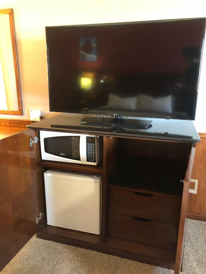 Lindsborg Viking Motel מראה חיצוני תמונה