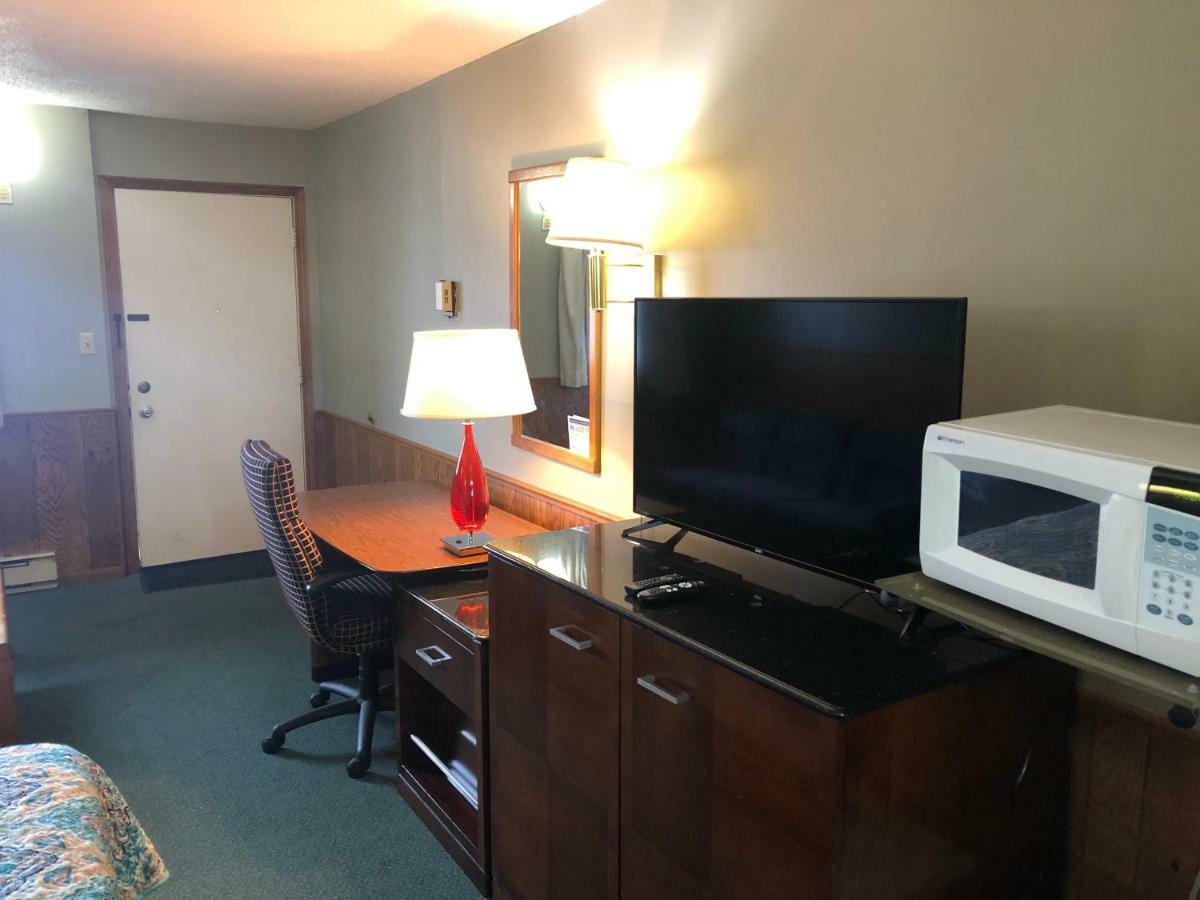 Lindsborg Viking Motel מראה חיצוני תמונה