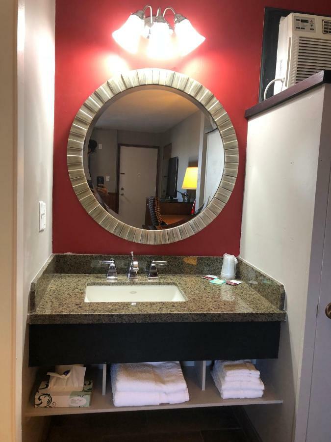 Lindsborg Viking Motel מראה חיצוני תמונה