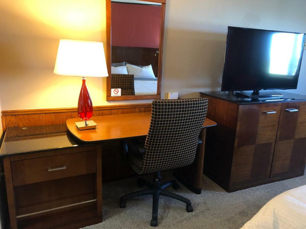 Lindsborg Viking Motel מראה חיצוני תמונה